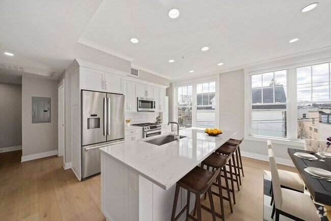 Building Photo - 353 Summer St Unit 201 Rental