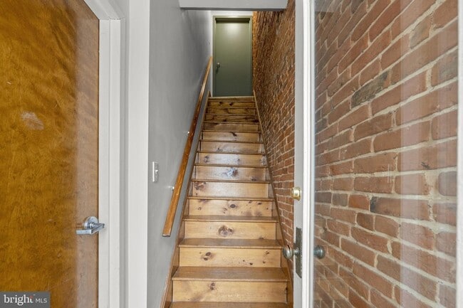 1305 Light St