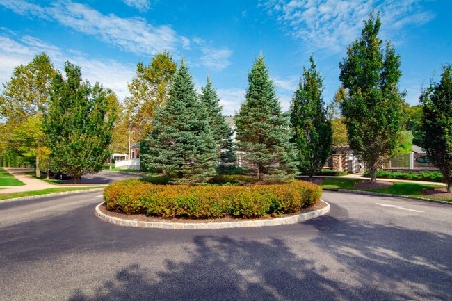 Photo - 28 Andrew Ct