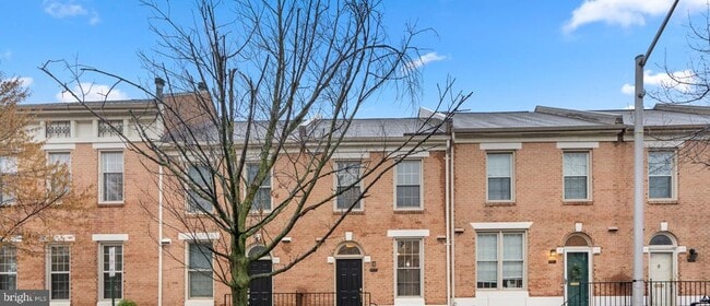 Building Photo - 1120 S Kenwood Ave