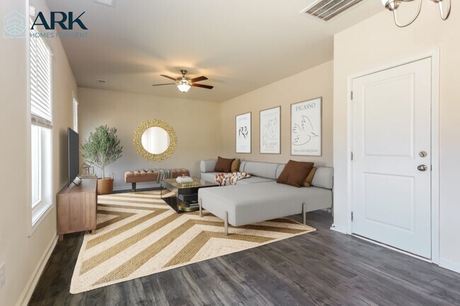 Photo - 376 White Peach Wy