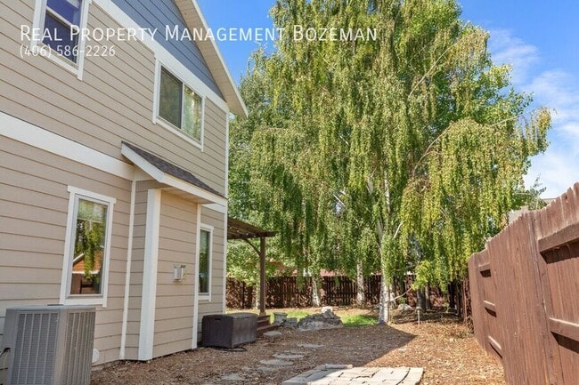Photo - 971 Longbow Ln