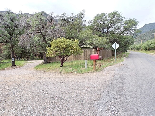 Building Photo - 100 E Ramsey Canyon Rd Rental