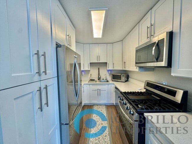 Photo - 3715 Beta St