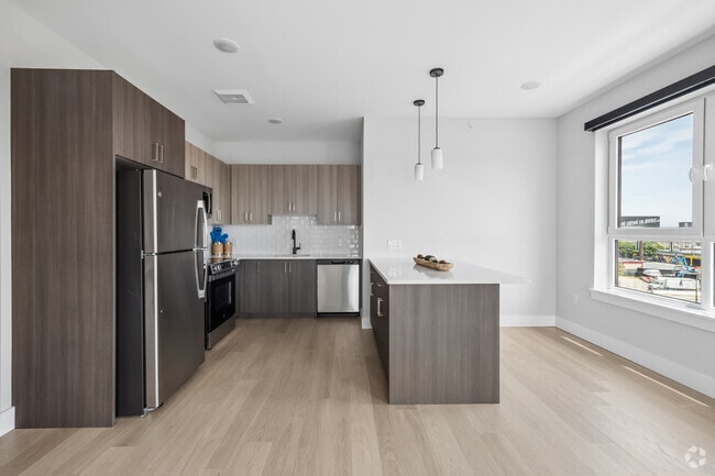 2BR, 2BA - 1060SF - Kitchen