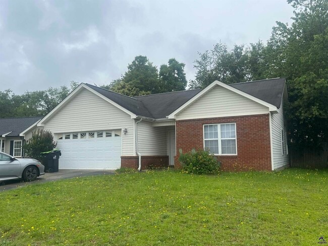 Photo - 208 Camelot Pl House