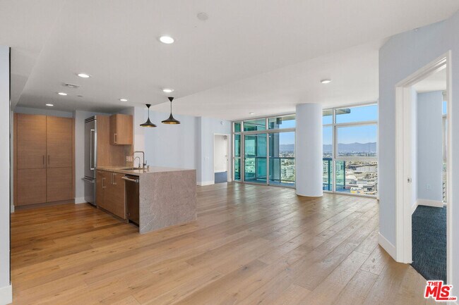 Photo - 13650 Marina Pointe Dr Unidad 1509