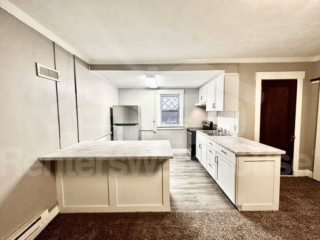 Photo - 2500 Grand Ave