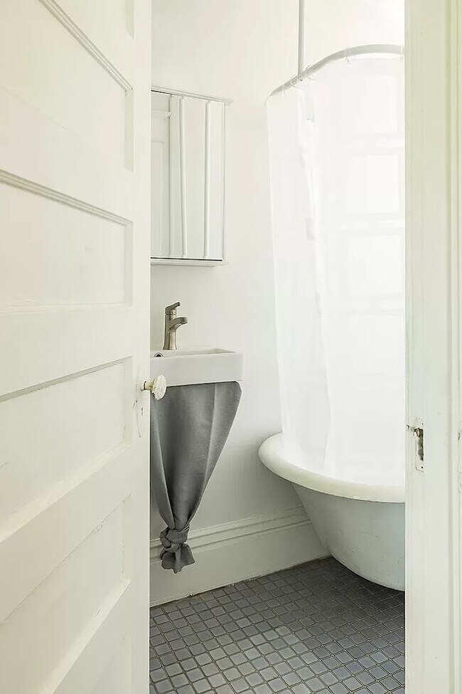 Photo - 537 Michigan St Unit 1