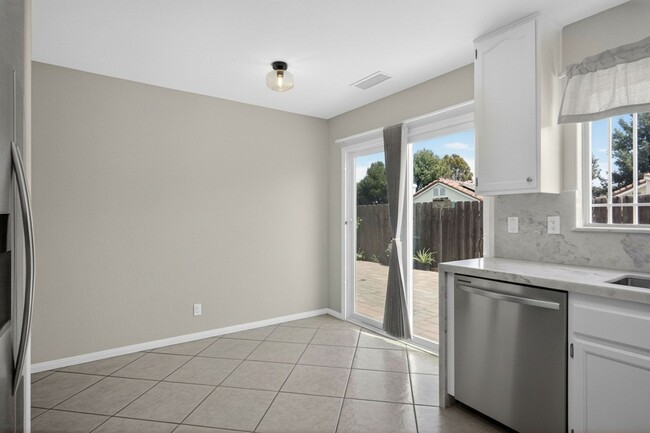 Photo - 2111 Rebecca Way