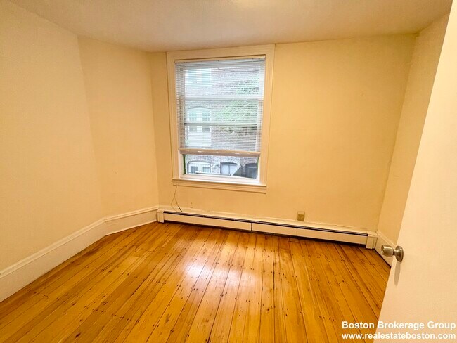 Photo - 32 Sussex St