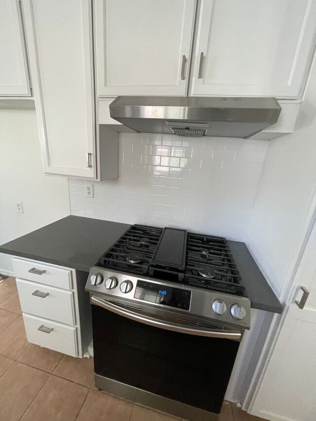 Photo - Charming 3br 1bth - Quiet Street