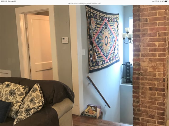 Escalera de arriba a abajo, baño S a la izquierda - 119 Fyfer Pl Unidad 119 Fyfer Place