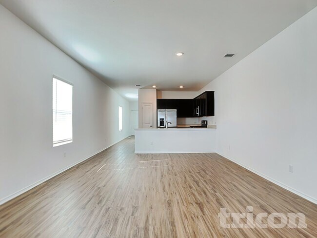 Photo - 108 Mica Trl