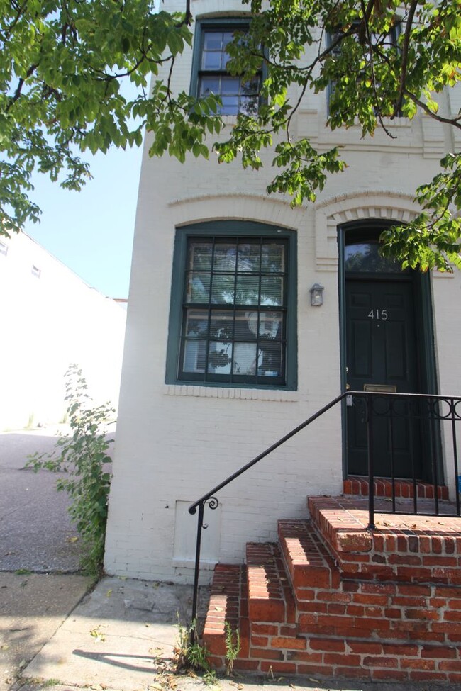 Charming Seton Hill 3bd/1ba Rowhome w/ CAC... - Charming Seton Hill 3bd/1ba Rowhome w/ CAC...