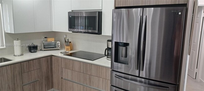 Photo - 6231 Mayo St