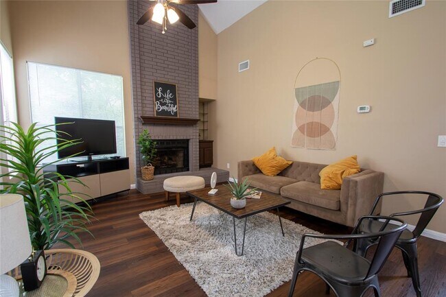2108 Warfield Way