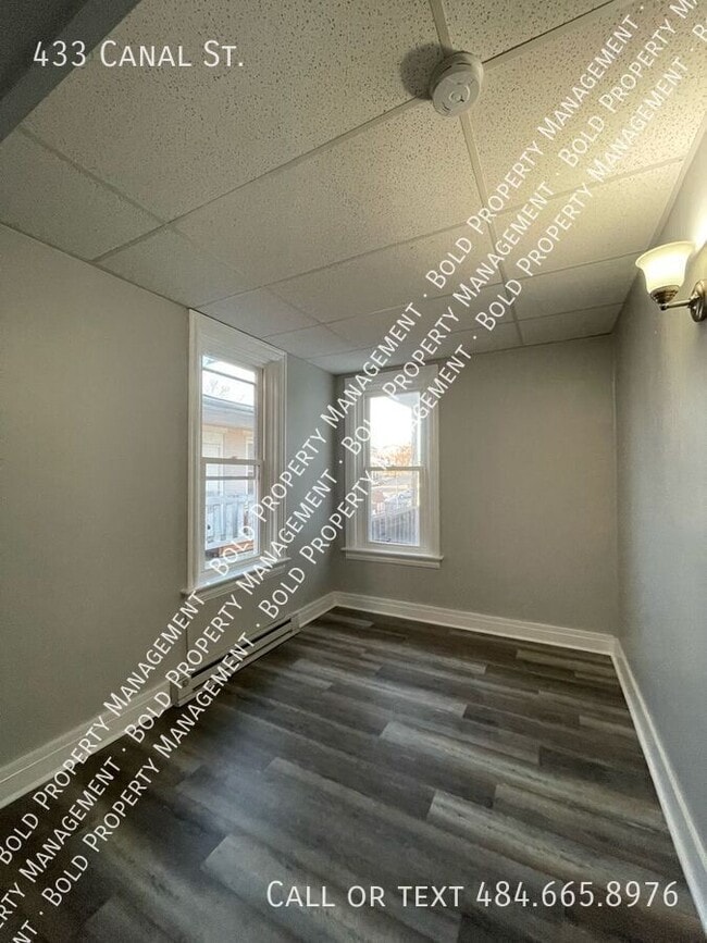 Photo - 433 Canal St