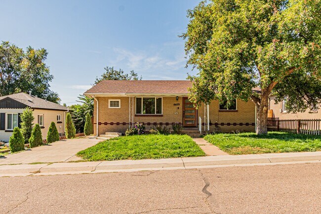 Exceptional 4-Bed, 2-Bath Home in Englewoo... - Exceptional 4-Bed, 2-Bath Home in Englewoo...