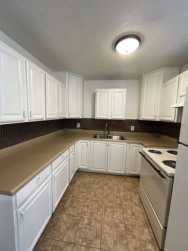 Building Photo - 3791 Daisy St Unit 3791D-01