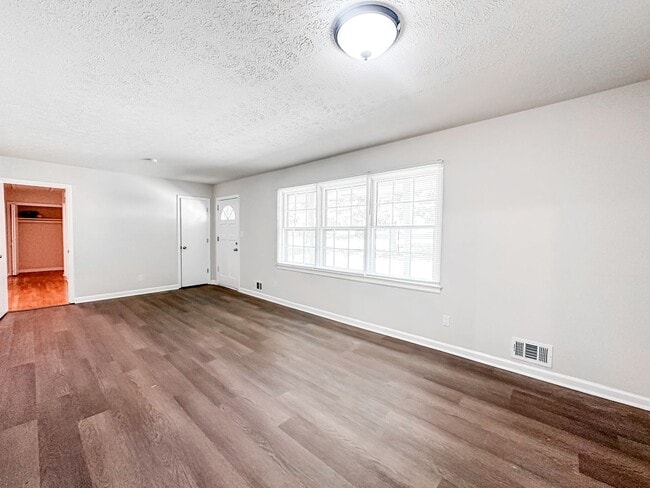 Photo - Single Family Brick 3/2 rental in Mableton