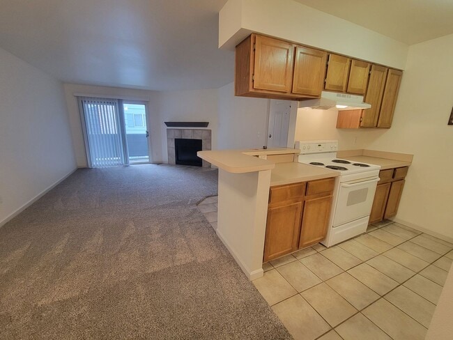 Photo - Fresh Boulder 1 Bedroom Condo for Rent with Pool, Tennis and Fitness Center in Hunter Creek Unit 5