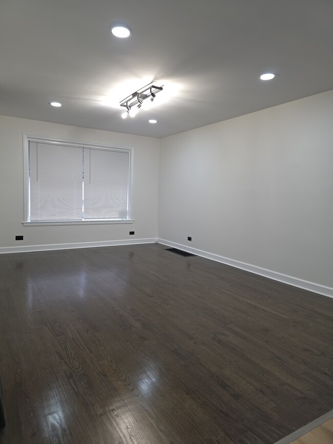 Sala de estar - 5251 S Hamlin Ave