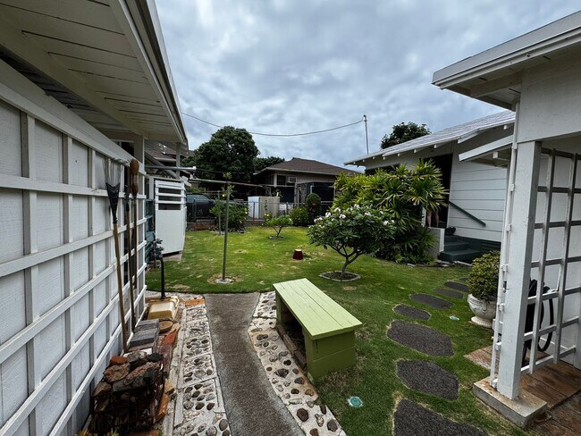 Photo - Charming 2/1/2 House on Hinano St. in the Kaimuki/Diamond Head area