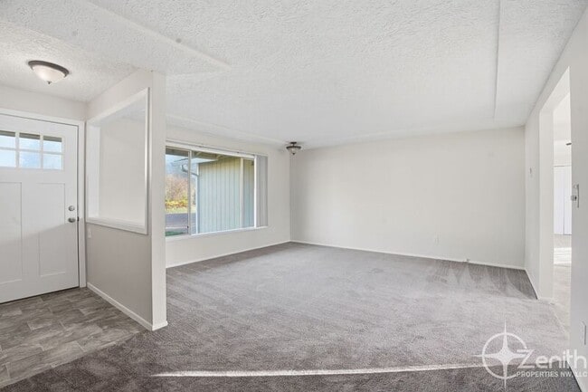 Photo - 11907 NE 4th St