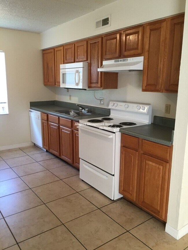 Photo - 705 Michigan Ct Unit 2