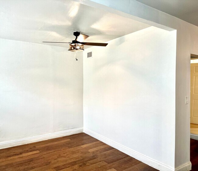 Photo - Huge 3 Bed House For Rent