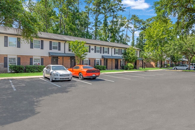Carolina Breeze Apartments
