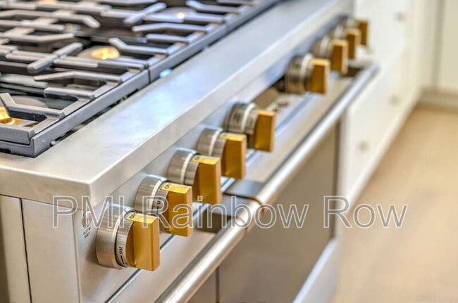 Photo - 755 Adluh St