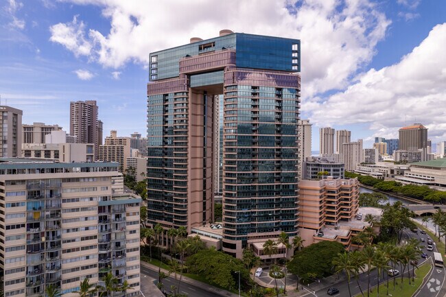 Photo - Waikiki Landmark Apartments