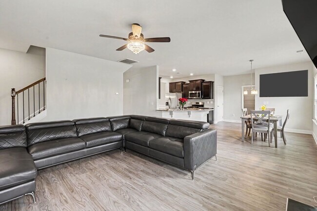 Photo - 837 Everleigh Ct