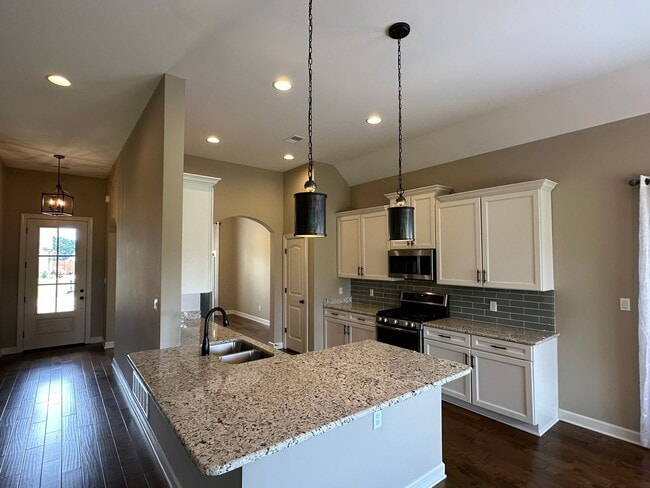 5877 Shiloh Ln