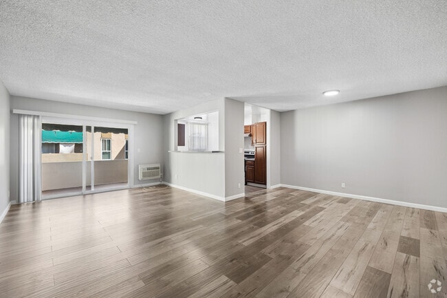 2BR, 2BA - 1,500SF - Living Room