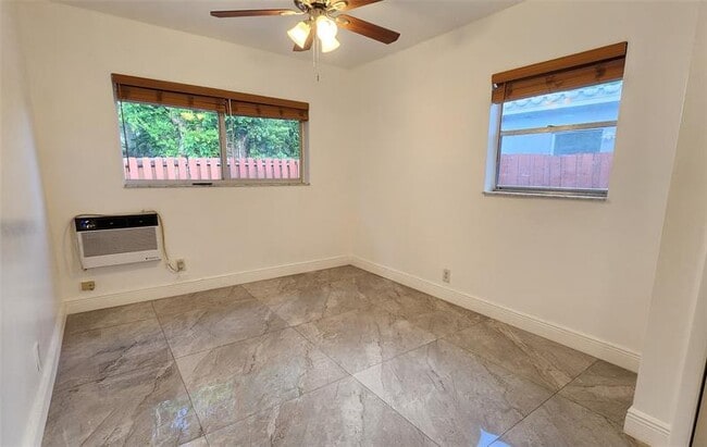 Photo - 1136 NE 13th Ave Unit B south"