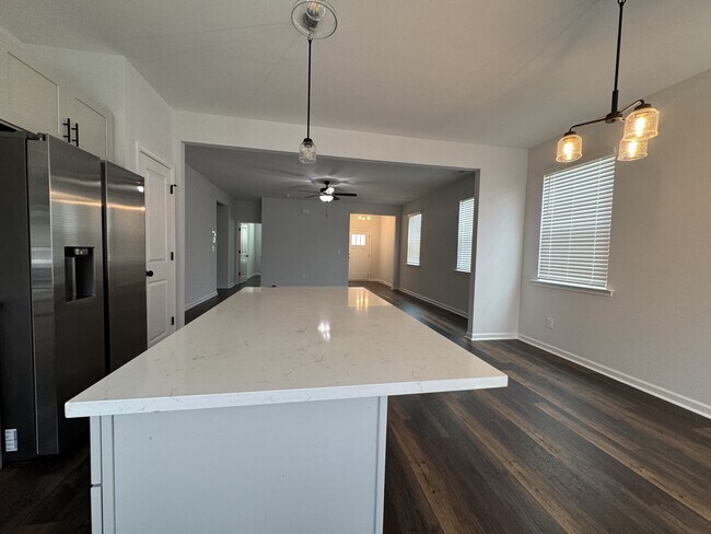 Photo - 211 Surrey Oak Ln