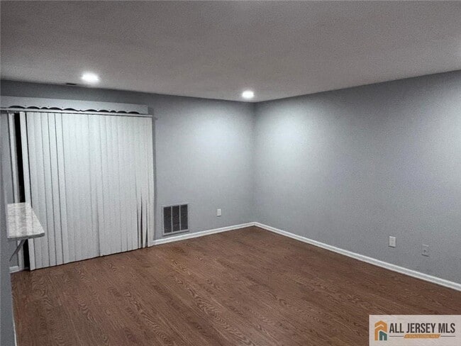 Photo - 103 Woodbridge Commons Way Unidad 103