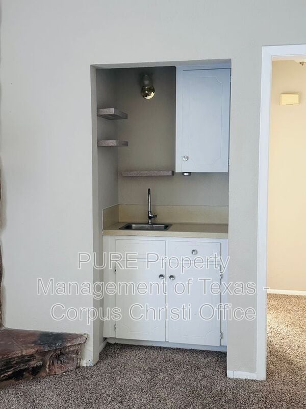 Photo - 702 Alhambra Dr