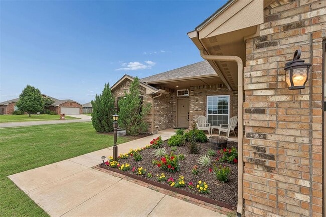 Photo - 1751 Lexington Ct