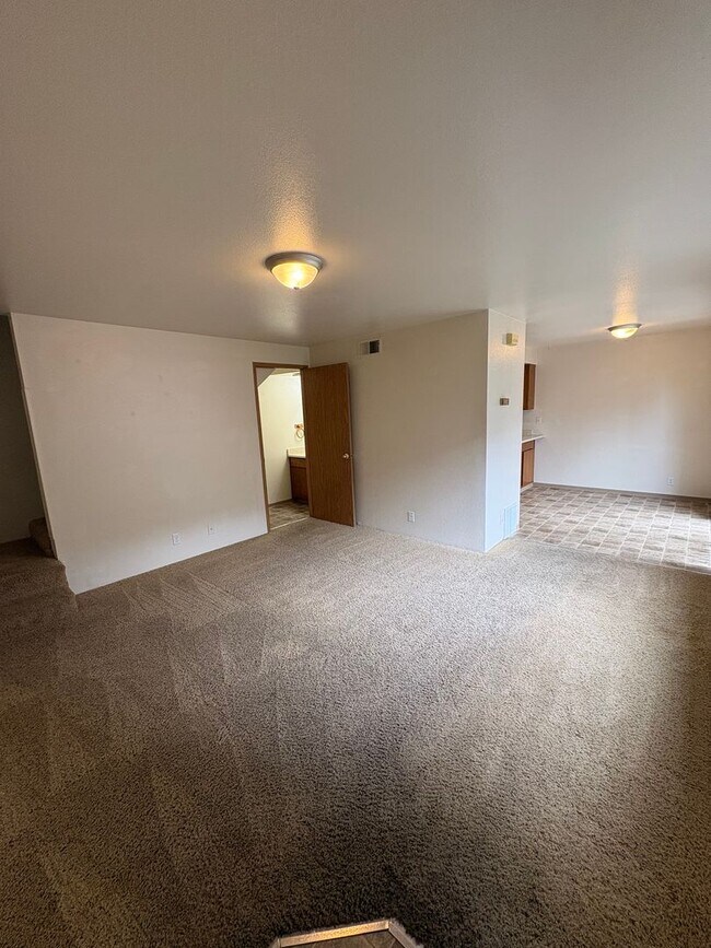 Photo - 2050 Campus Dr Unit #4