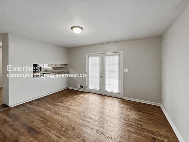 Photo - 1824 Maplecrest Ln