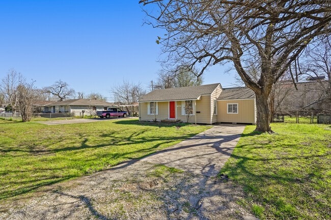 Photo - 10922 Oswego St