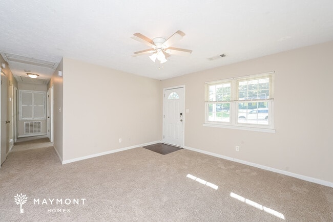 Photo - 288 Morris Dr SE