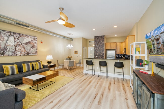 Photo - 415 Saint Francis St Unit Young professional dream