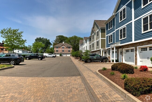 Building Photo - 341 Meadowside Rd Unit B Rental