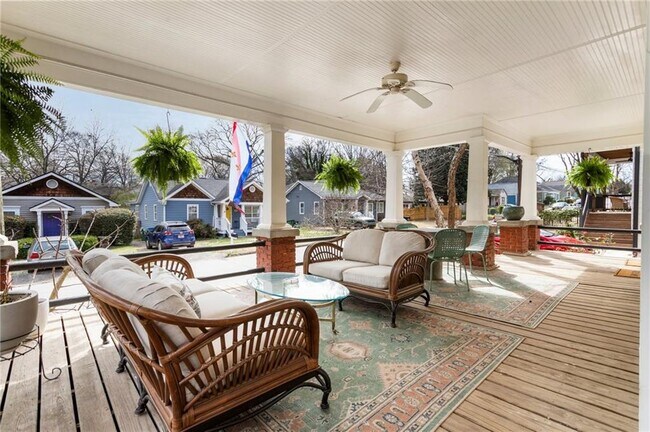 Photo - 95 Vannoy St SE