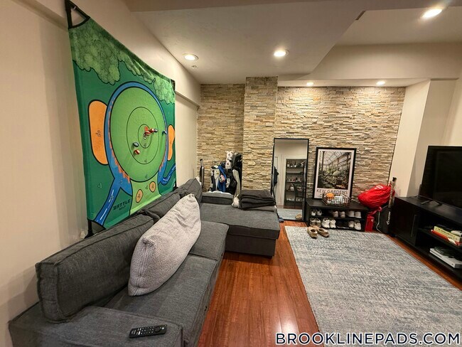 Photo - 1203 Beacon St Unit 6